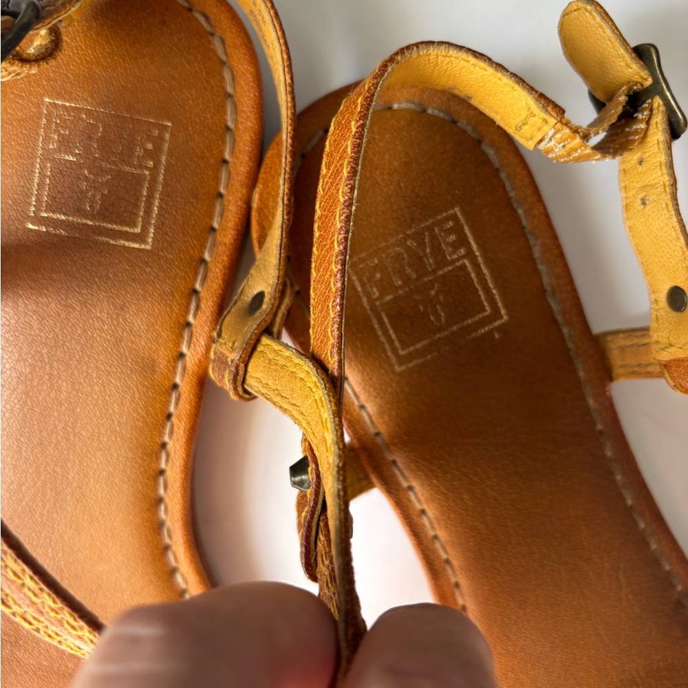 Frye Brown Leather Sandals Slim T- Strap Ankle Buckle Closure Size 8 - Picture 4 of 7